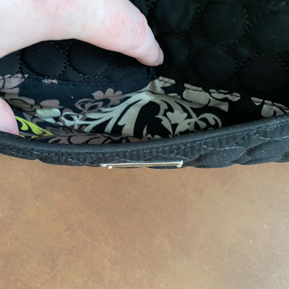 Vera Bradley EUC zip top shoulder hobo bag in quilted black - Picture 13 of 14